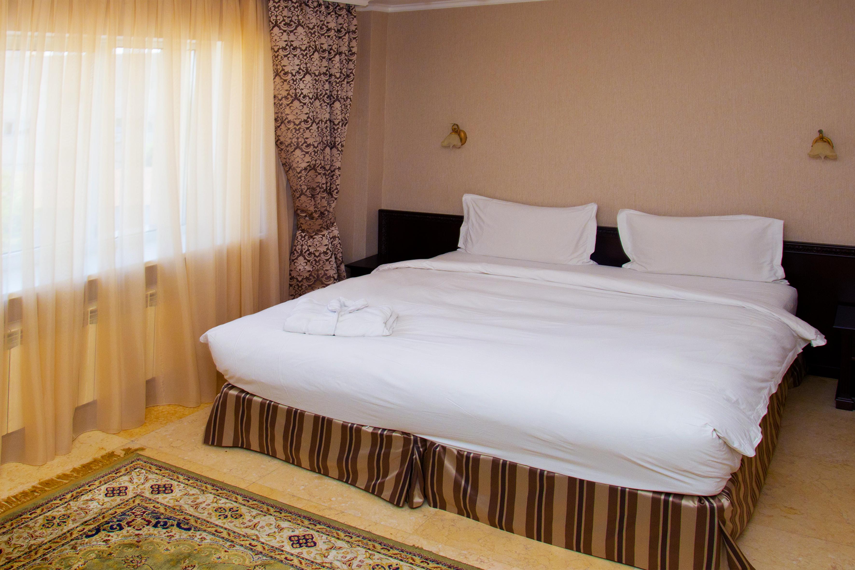 Royal Petrol Hotel Almaty Exteriér fotografie